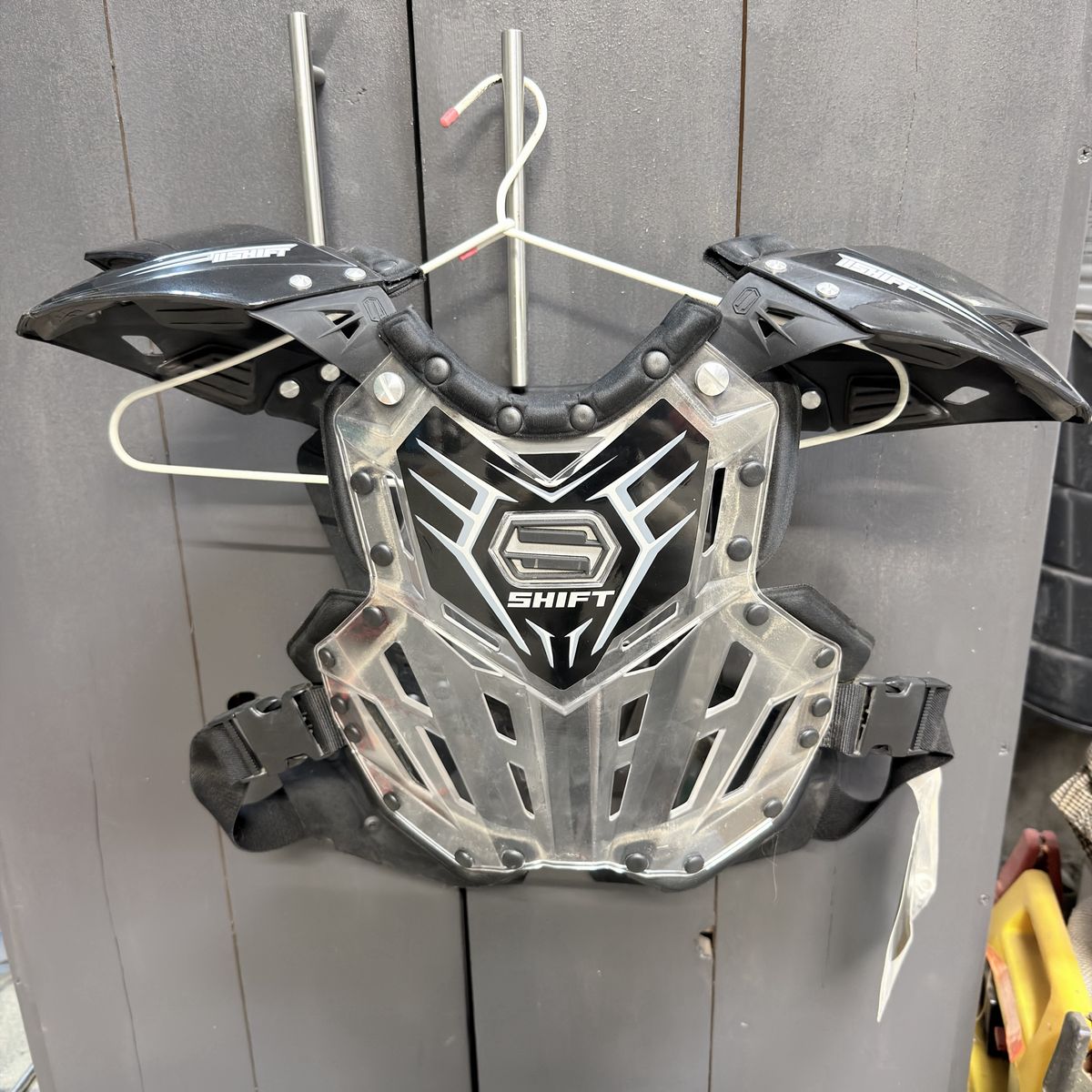 Shift ProFlex Roost Deflector/Chest Guard - Size M
