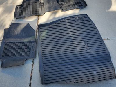 Toyota Venza Floor Mats and Cargo Liner Set - Used