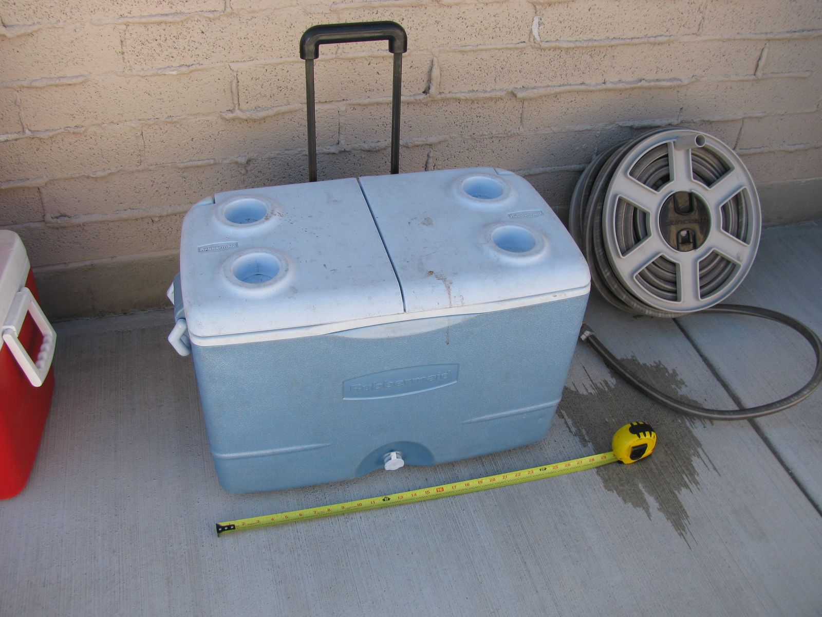 Rubbermaid Ice Chest Cooler on Wheels for 20.00