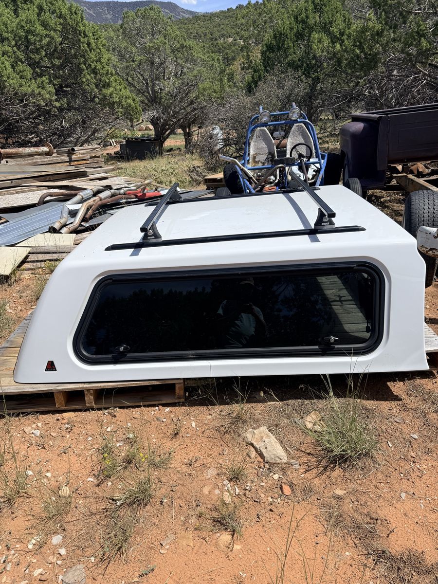 Leer Camper Shell GMC 1500 