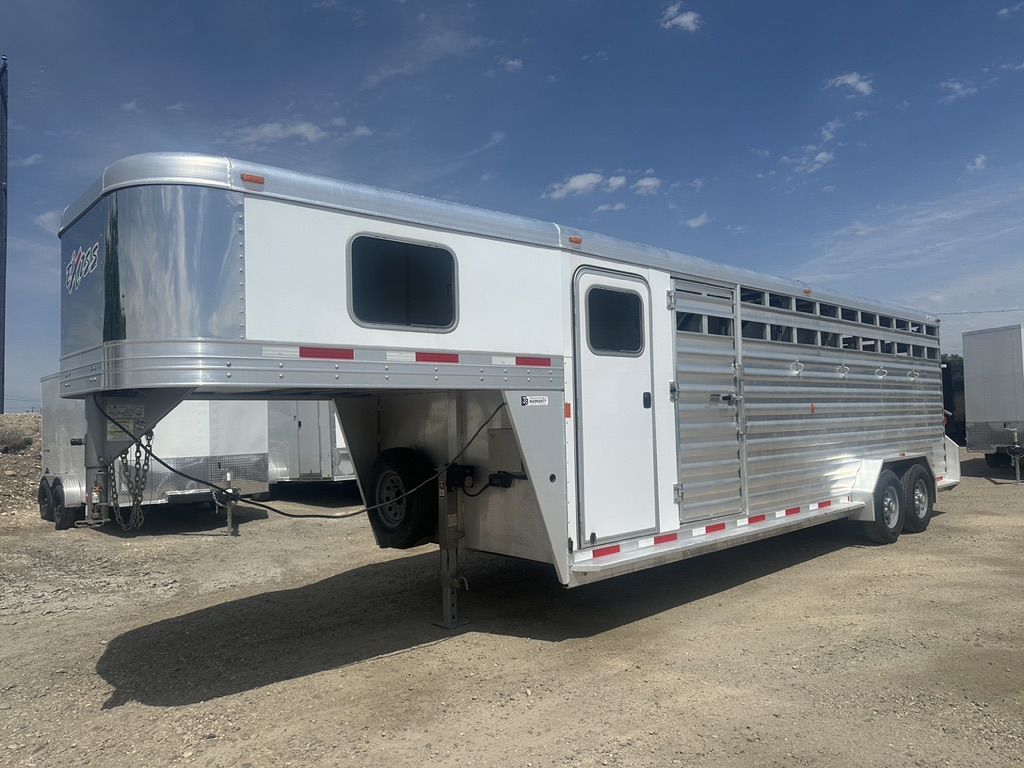 USED 2017 Exiss 4 Horse Gooseneck!  Super nice clean trailer!