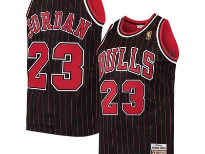 Michael Jordan # 23 | L* | 1996/97 Chicago Bulls Black Pinstripes Embroidered (M0J014)