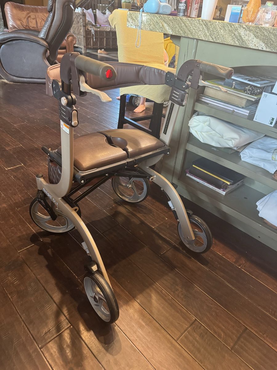 Drive Medical Nitro DLX Folding Walker Rollator with Seat