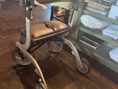 Drive Medical Nitro DLX Folding Walker Rollator with Seat