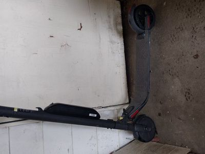Missing charger / no charger
Segway Ninebot ES4 K