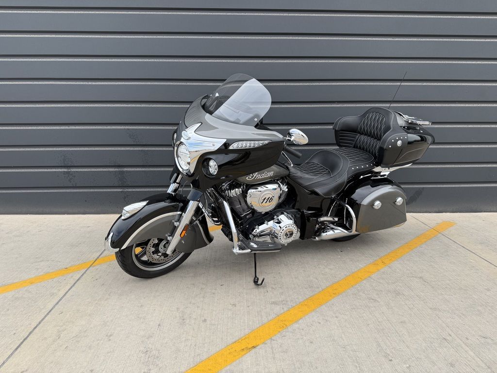 2024 Indian Motorcycle® Roadmaster® Black Metallic/Titanium Metallic