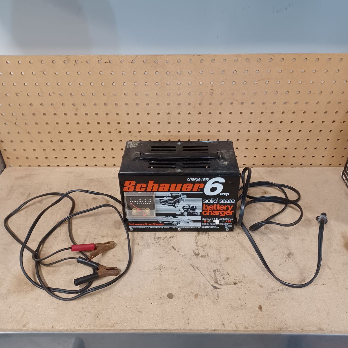 Battery charger 6 - 12 volt