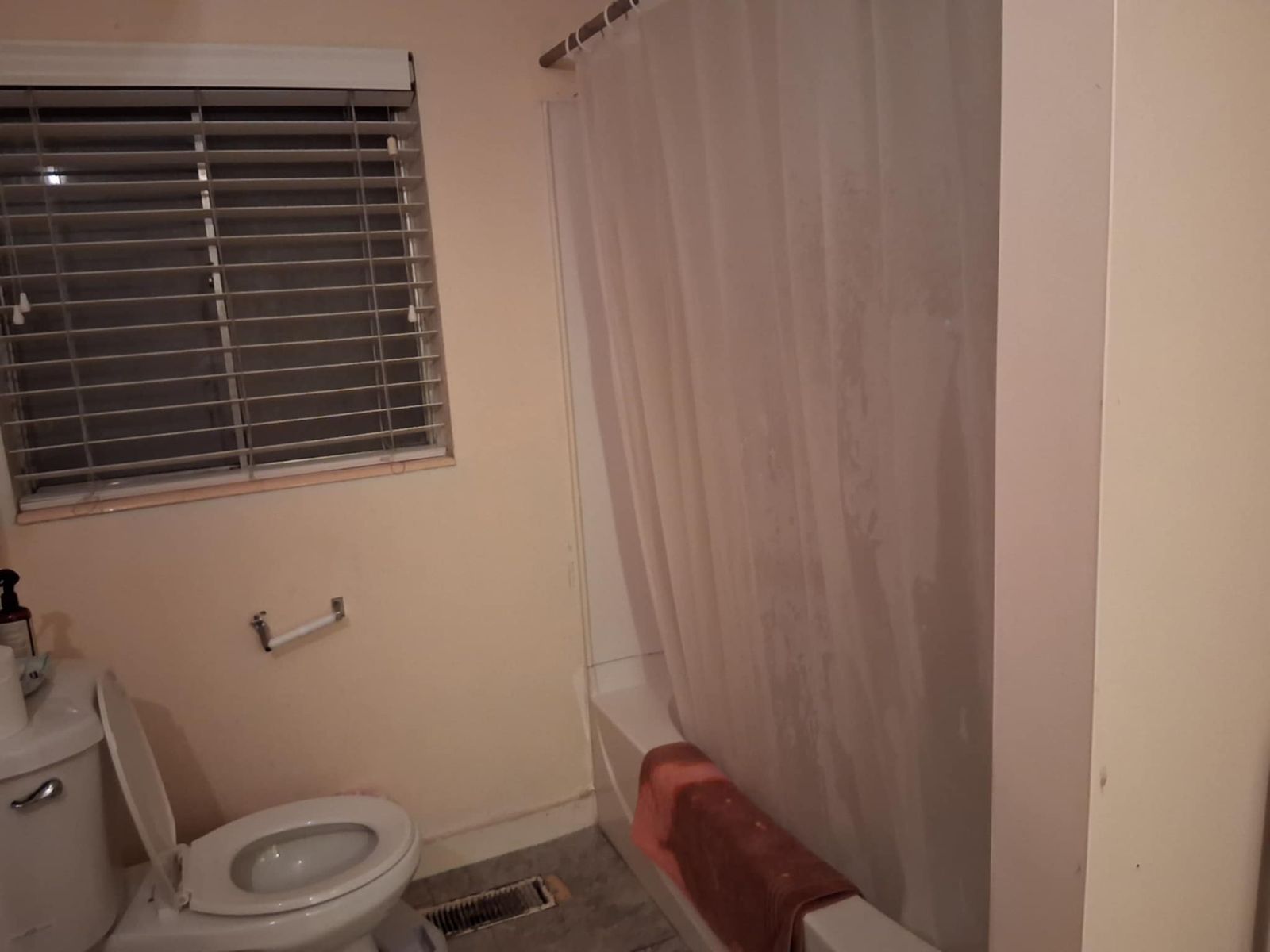 Main image 4