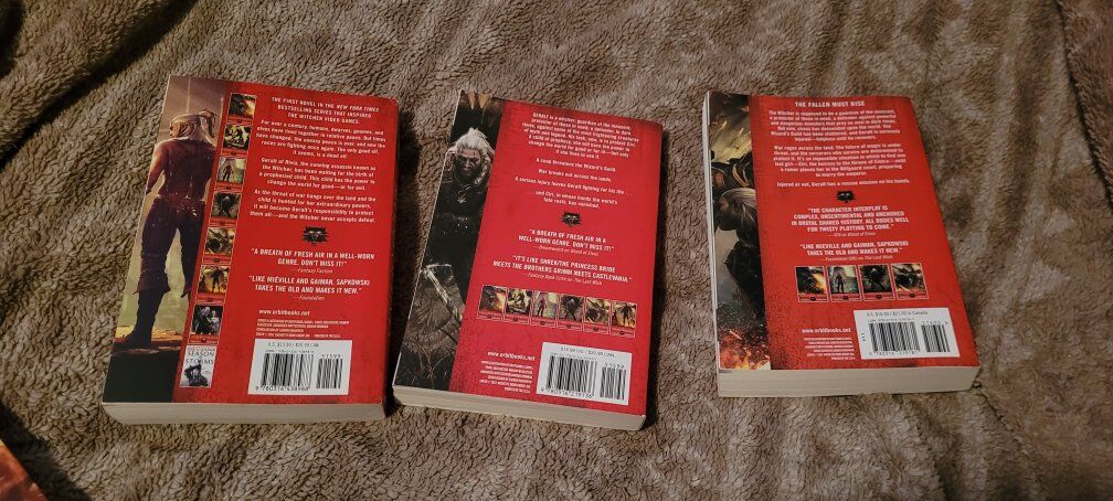 Witcher 3 vol 1-3 and Gwent art book