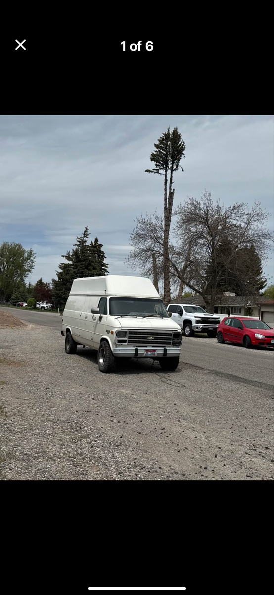 Square body van