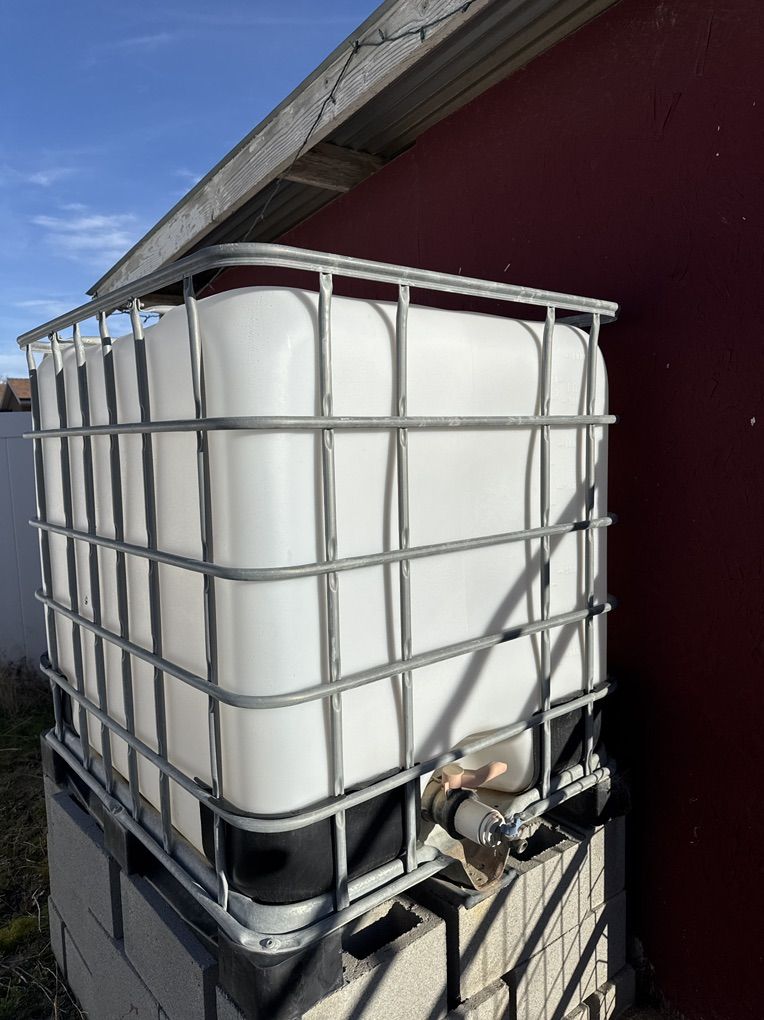 Water Container 275 Gallons