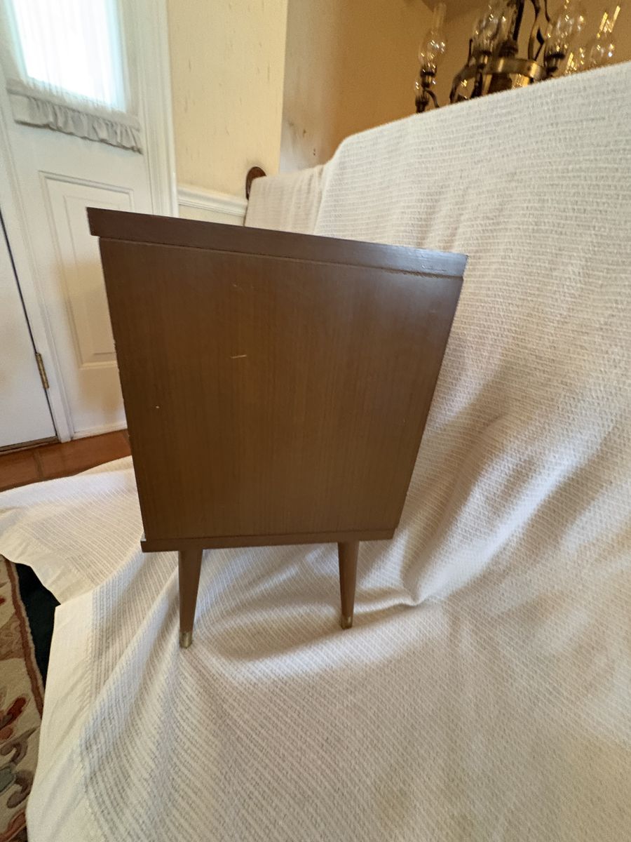 Main image 4