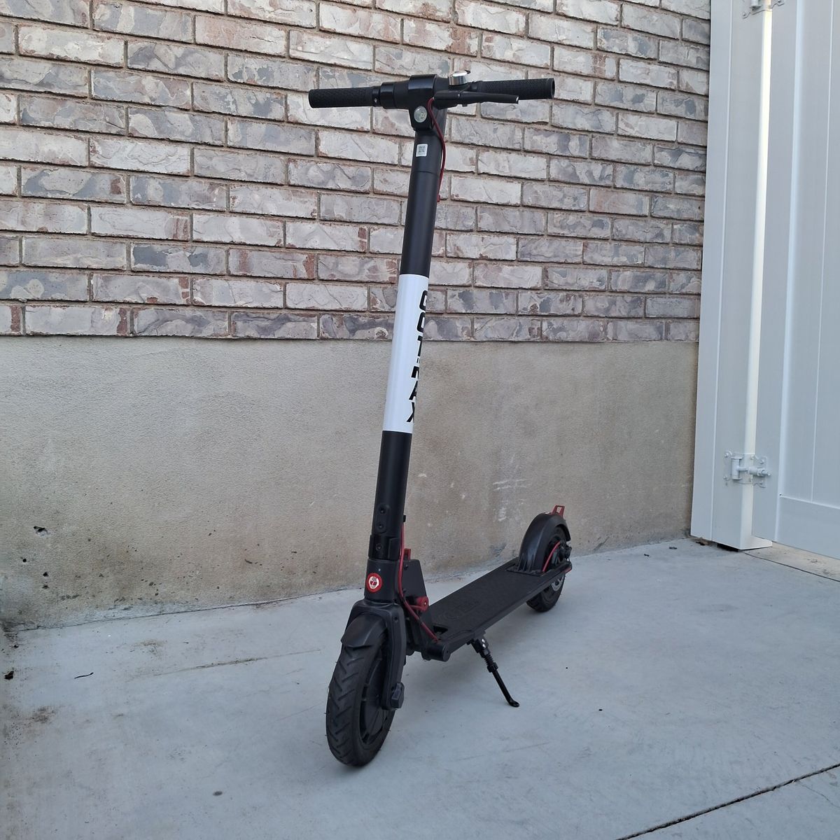 Gotrax GXL V2 Electric Scooter + Charger & Upgraded Handlebars
