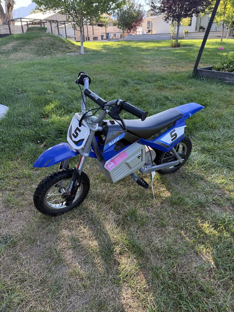 Razor MX350 Electric Dirt Bike Kids Motocross Motorcycle Blue