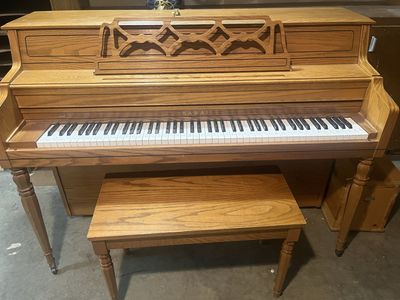 Kawai 502-M Upright Console Piano with Bench - 42.5-Inch