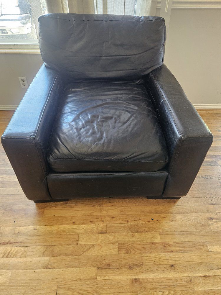 Black Leather Armchair - Modern Club Chair Style