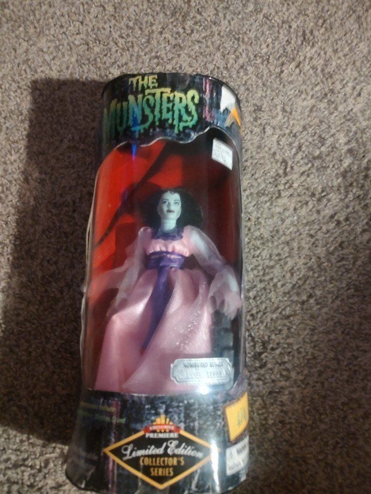 The Munsters Lilly Limited Edition