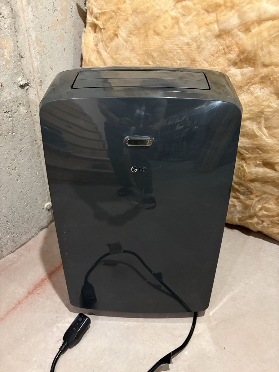 LG Portable Air Conditioner / Dehumidifier