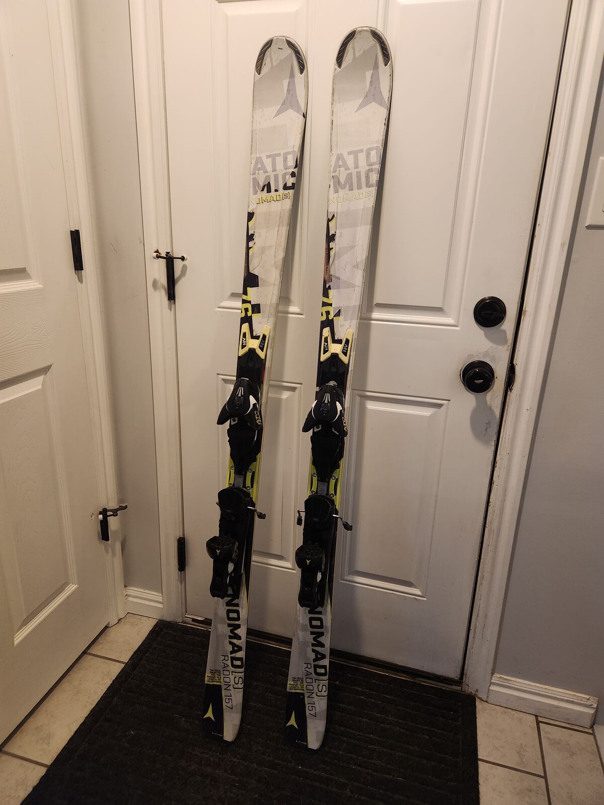 Atomic 157 skis