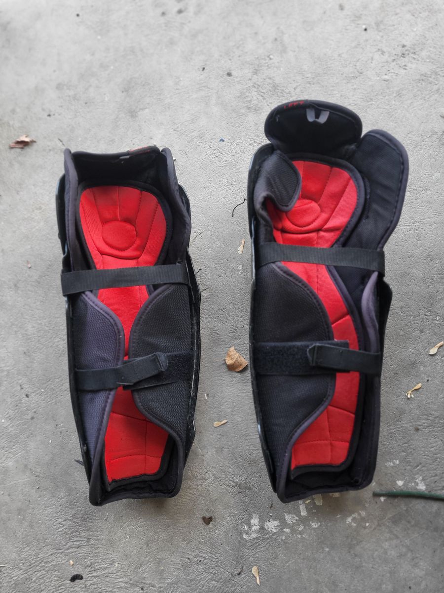 Hockey shin pads
