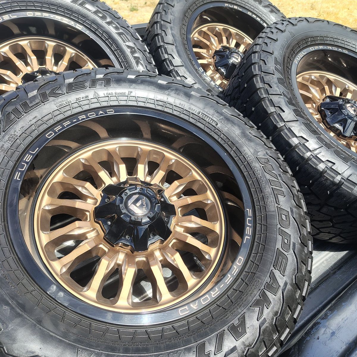 35x12.50r20 wheels and tires Ford 8x170