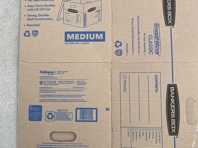 Moving boxes, Bankers Boxes - Small to extra large boxes including wardrobe boxes.