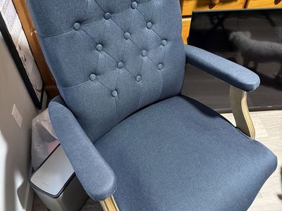 Blue Tufted Fabric Work Chair