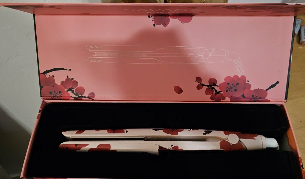 "Savage" Hair straightener - New