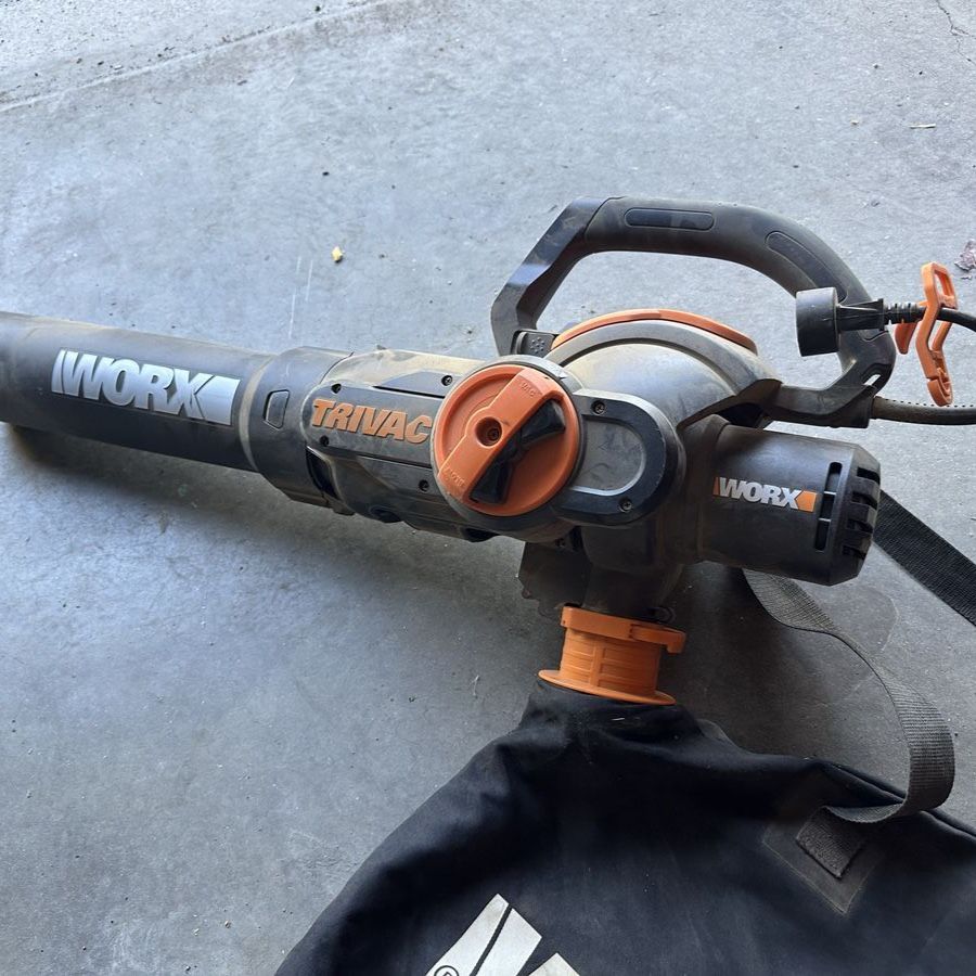 Free- WORX TRIVAC Electric 3-in-1 Blower/Mulcher/Vacuum with Bag - Used