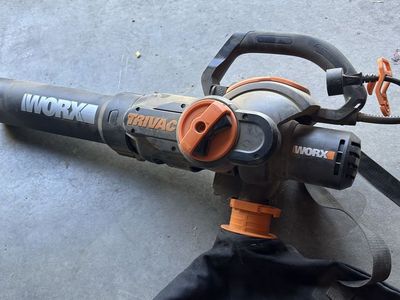 Free- WORX TRIVAC Electric 3-in-1 Blower/Mulcher/Vacuum with Bag - Used