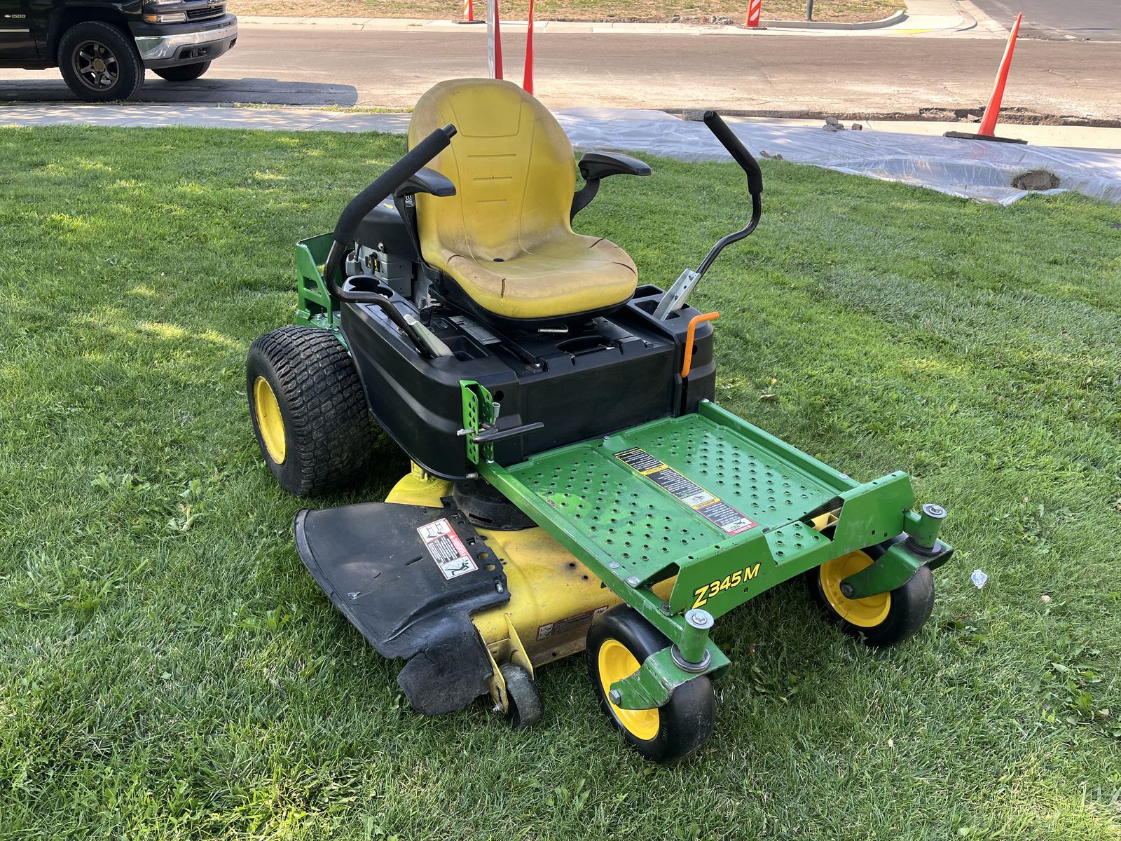 John Deere Z345m Zero Turn Lawnmower