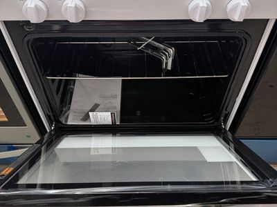 NEW AMANA WHITE 4 BURNER GAS RANGE