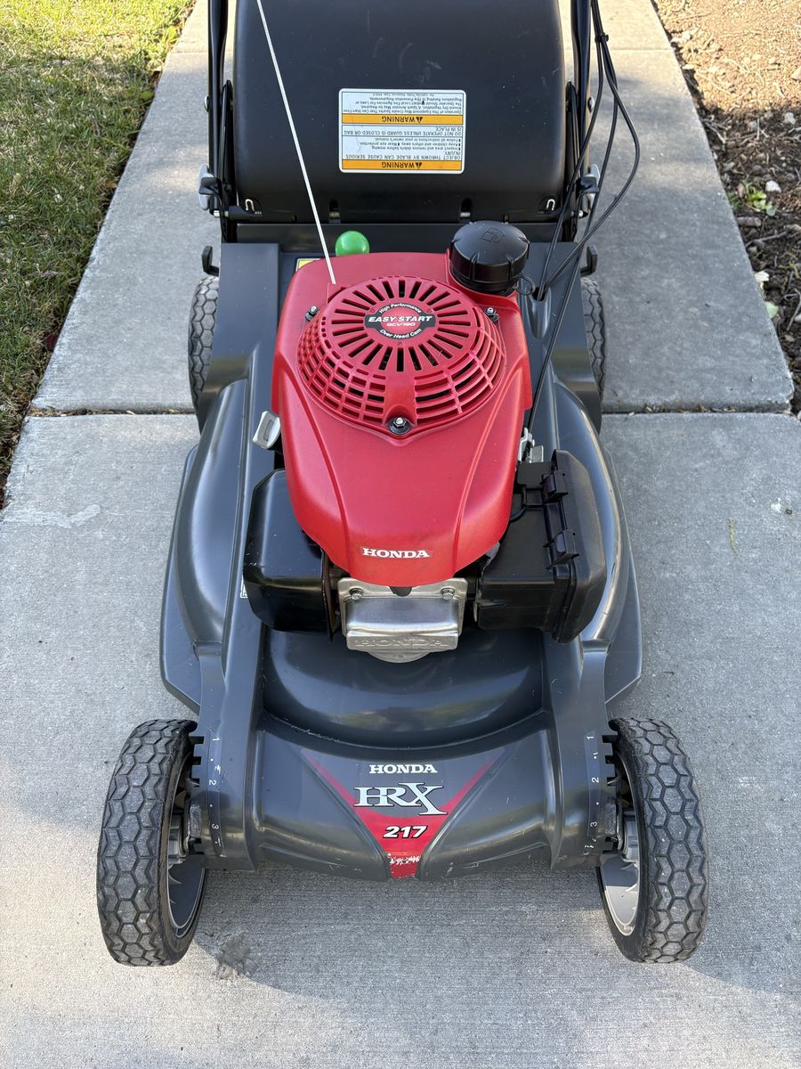 HRX217 Honda Lawnmower