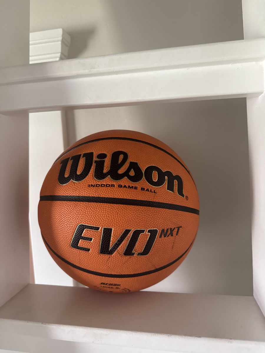 Evo NXT ncaa Wilson size 6 Basketball