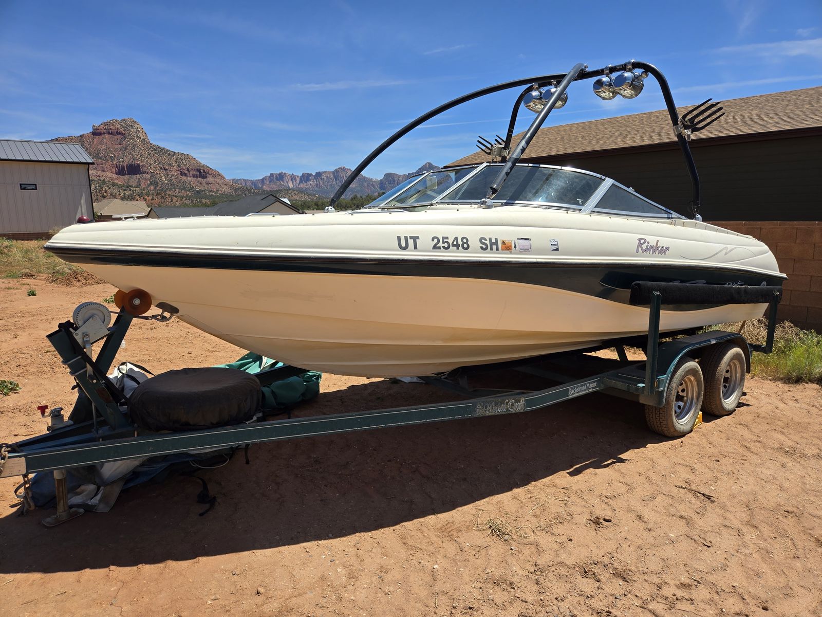 1999 Rinker Captiva 212BR