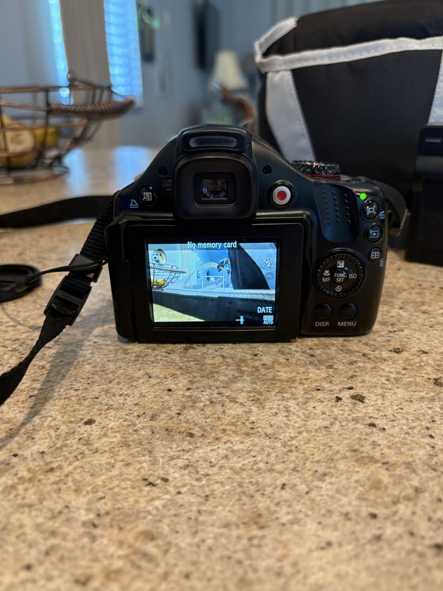 Main image 3