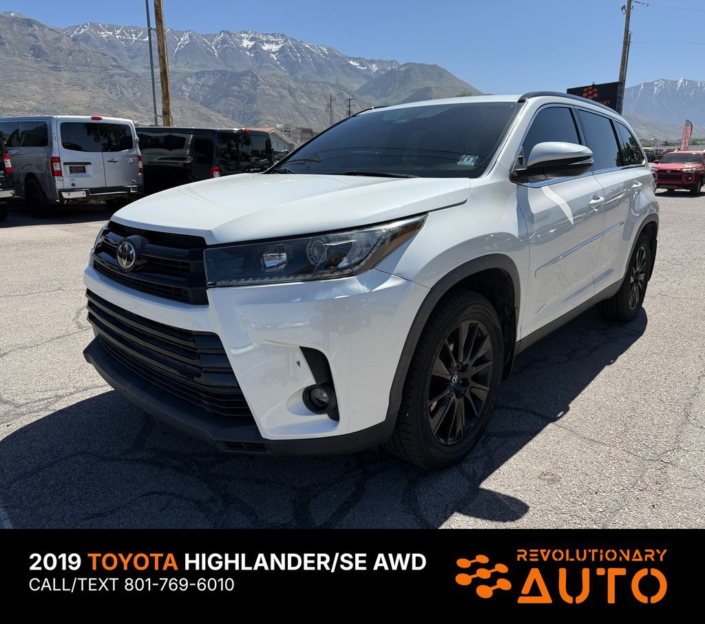 2019 Toyota Highlander SE
