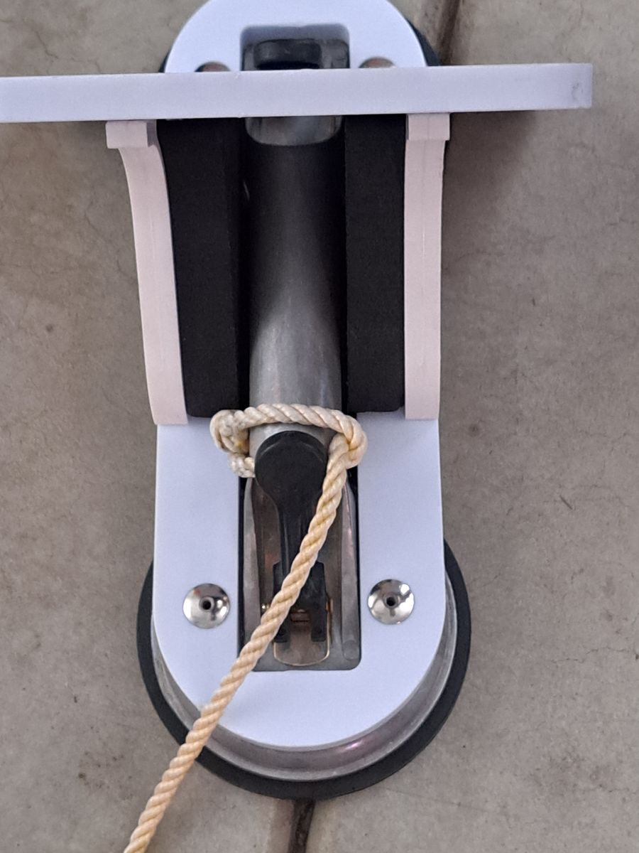 Wake surf boat suction cup gate