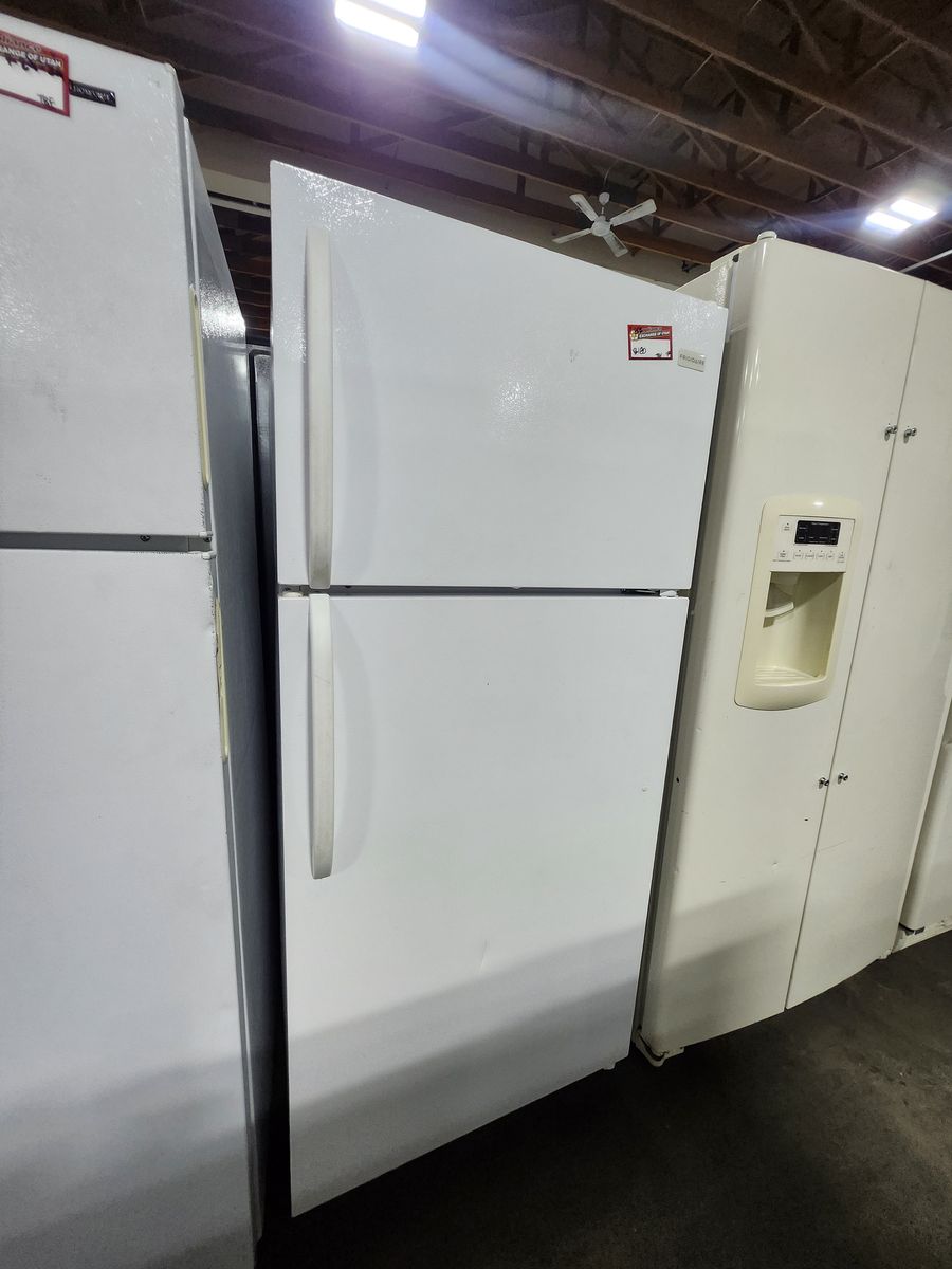 Frigidaire Top-Freezer Refrigerator in White