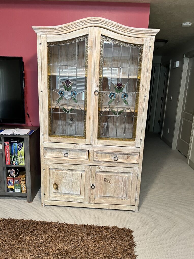 Stained Glass Hutch