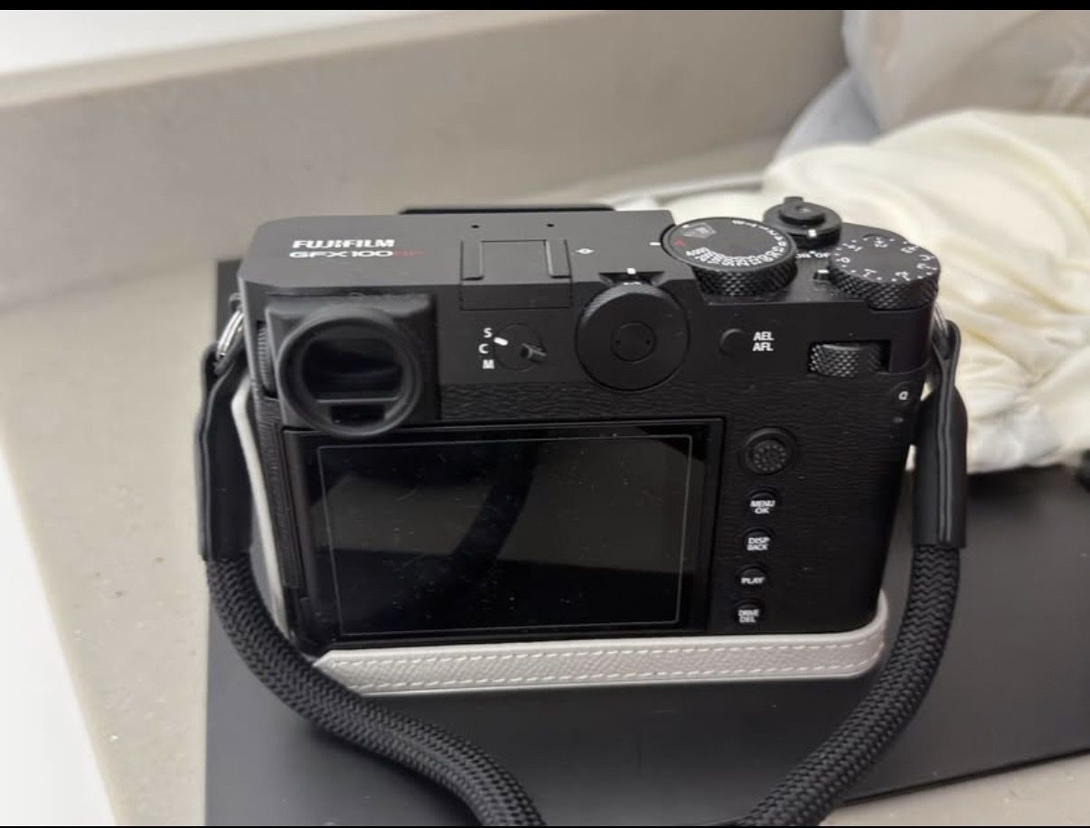 Fuji GFX100RF