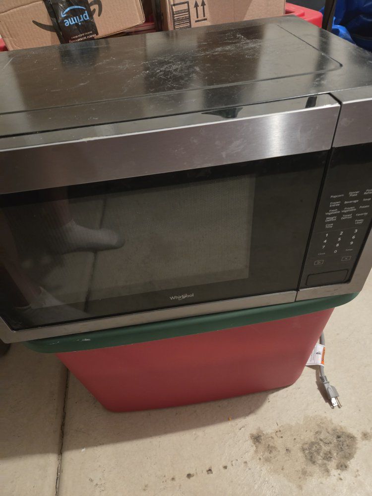 Whirlpool Stainless Steel Countertop Microwave Oven
