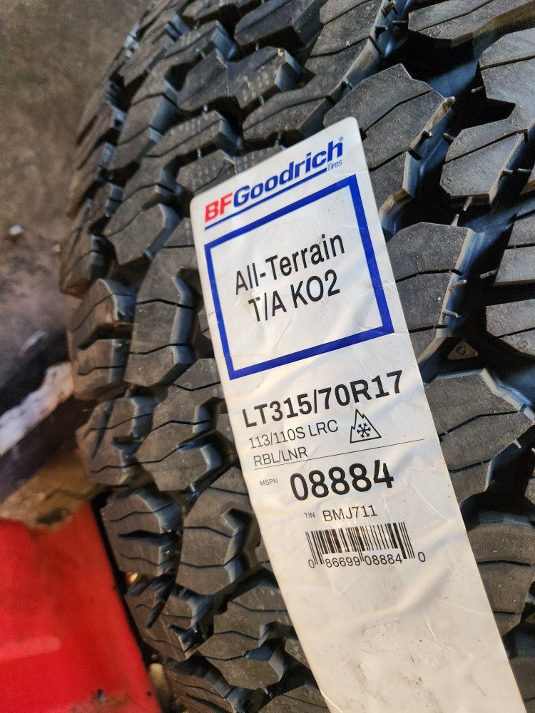 315/70r17 bfgoodrich all terrain Ko2 ta