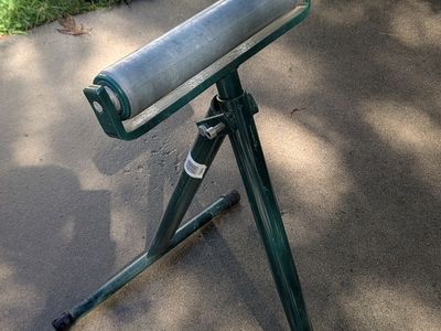 Heavy-Duty Adjustable Roller Stand Green Metal Support Saw Horse