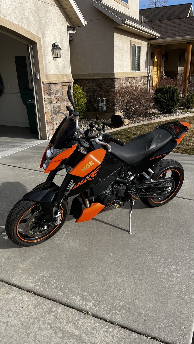 2010 KTM 690 DUKE MOTORCYCLE