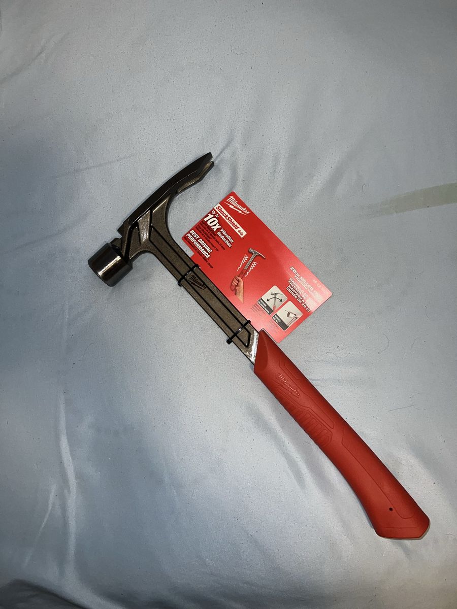 New Milwaukee 28oz Hammer