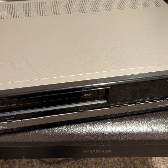 MGA Mitsubishi HS-3392UR HQ VHS VCR Player Video Cassette Recorder