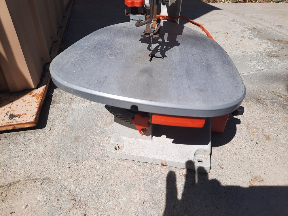 Scroll saw