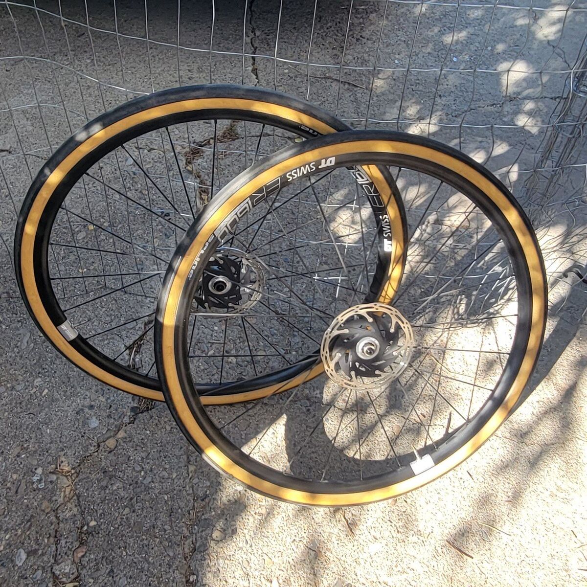 2 DT Swiss ER 1600 Spline Disc Wheelset, SRAM CLX-