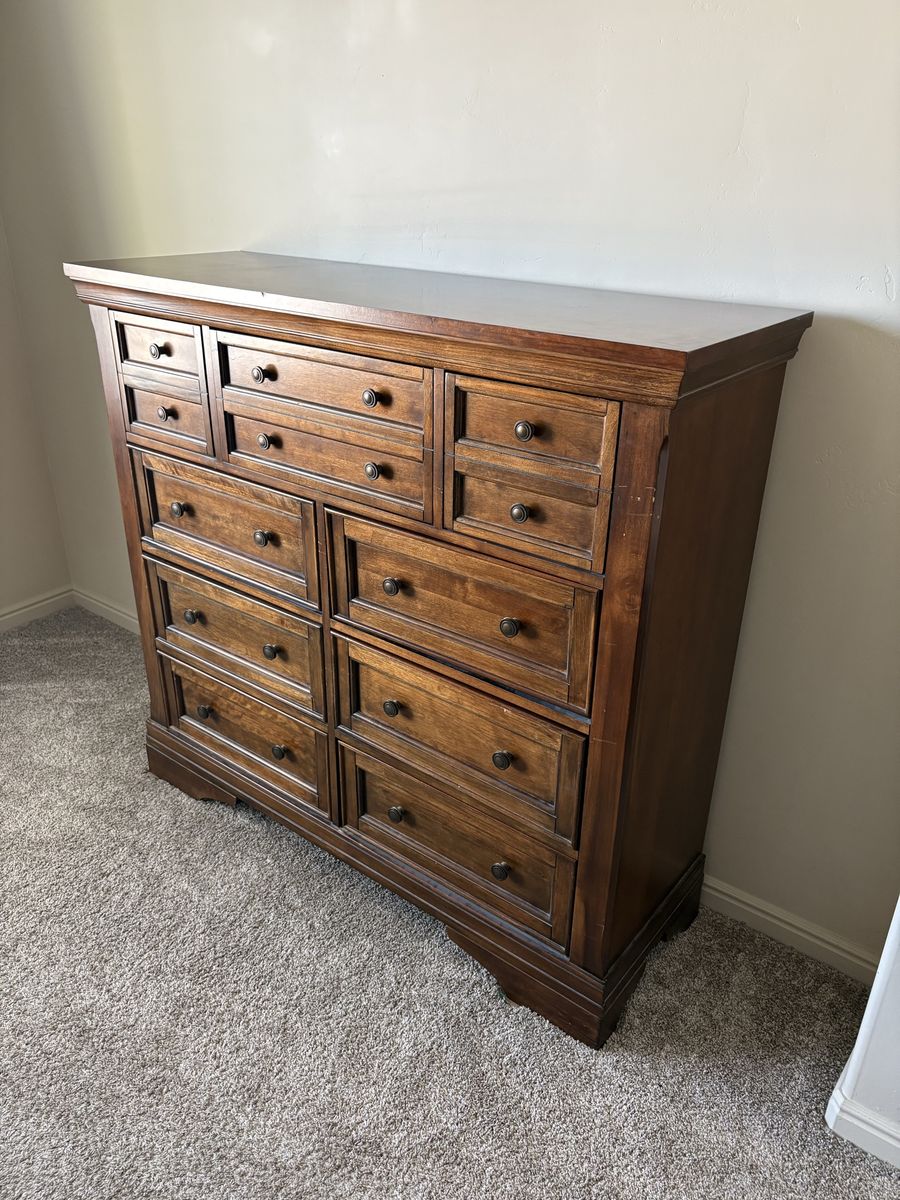 Universal Furniture 9 Drawer Dresser
